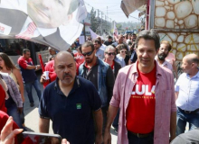 Presidentes das centrais sindicais entregam manifesto de apoio a Haddad