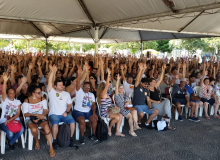 Servidores da prefeitura de Florianópolis aprovam greve por tempo indeterminado