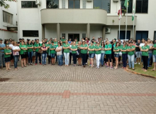 Servidores municipais de Quilombo cruzam os braços por reajuste de salário e do vale alimentação