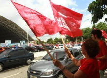 Lula e o governo Dilma recebem apoio através de carreata em Fortaleza