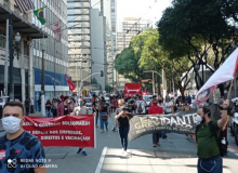 Em Greve pela Vida, trabalhadores da Educação de SP fazem passeata para exigir vacina para todes