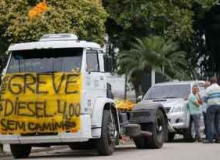 Greve dos caminhoneiros é locaute para beneficiar patrões, afirma socióloga