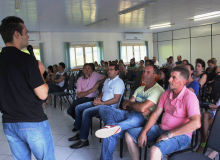 Servidores de Concórdia não aceitam discurso da crise e exigem ganho real em 2016