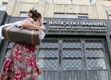 Risco de pagar perícia faz trabalhador desistir de ação judicial