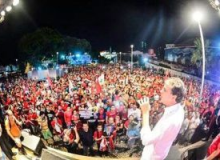 Centro Dragão do Mar reúne 50 mil em protesto contra impeachment sem crime de responsabilidade
