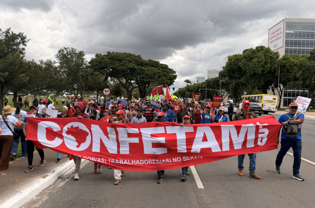 Confetam reforça luta por direitos em marcha nacional em Brasília